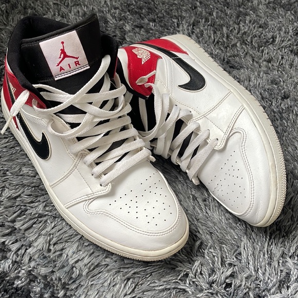 Air Jordan 1’s - Picture 2 of 2